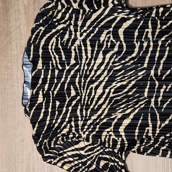 Rails Aasia Patterned Top - Picture 3 of 5